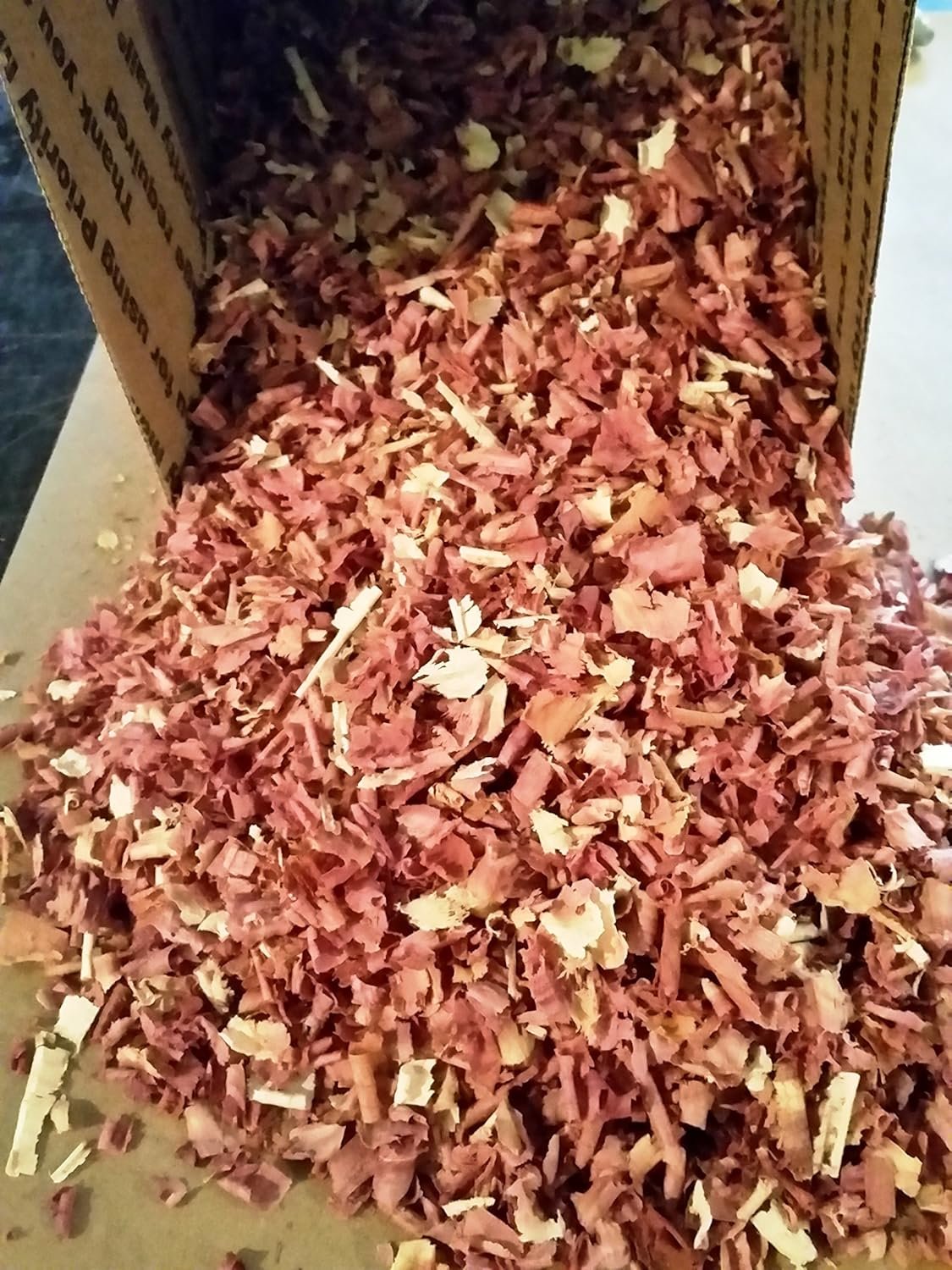 Amish Aromatic Cedar Wood Shavings. 100% All Natural. Large full box of shavings / curls. Made right here in the USA!